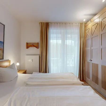 Direkt Am Mit Meerblick Und Suedbalkon, Freia 27, Binz
